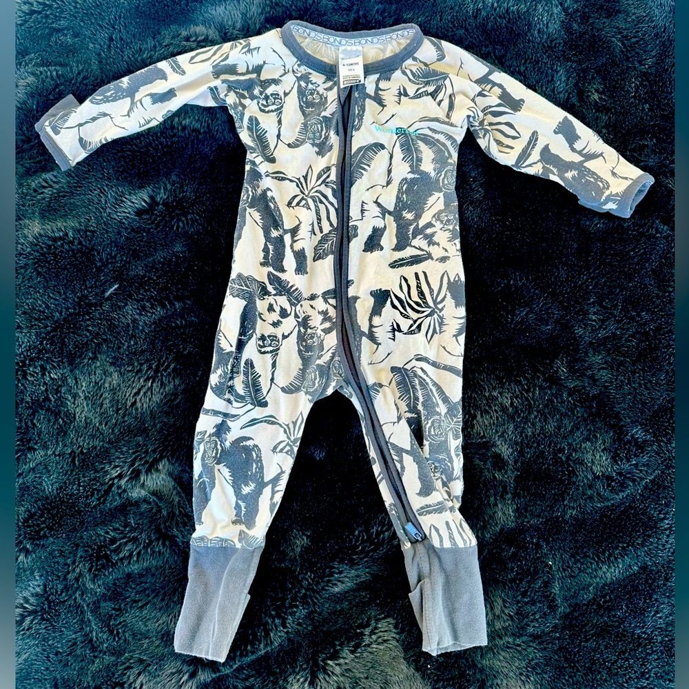 Bonds wondersuit 6-12 months onesie romper pajamas gorilla black white